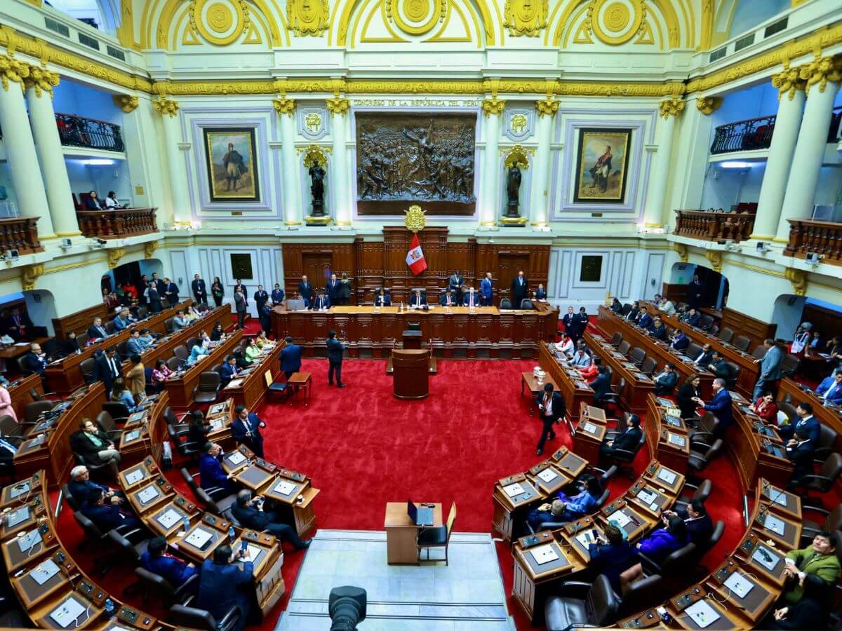 parlamentarios peru